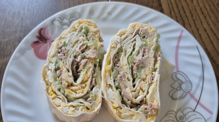 Лаваш з сиром та консервованим тунцем