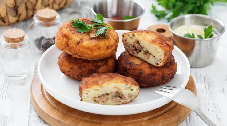 Картопляні пиріжки з бараниною