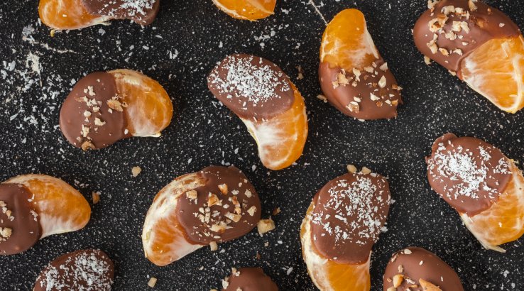 Мандарини в шоколаді з горіхами