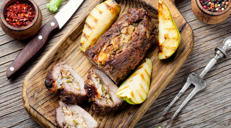 М’ясний рулет з кукурудзою і сиром