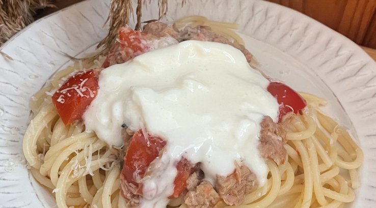 Паста з тунцем та страчателою