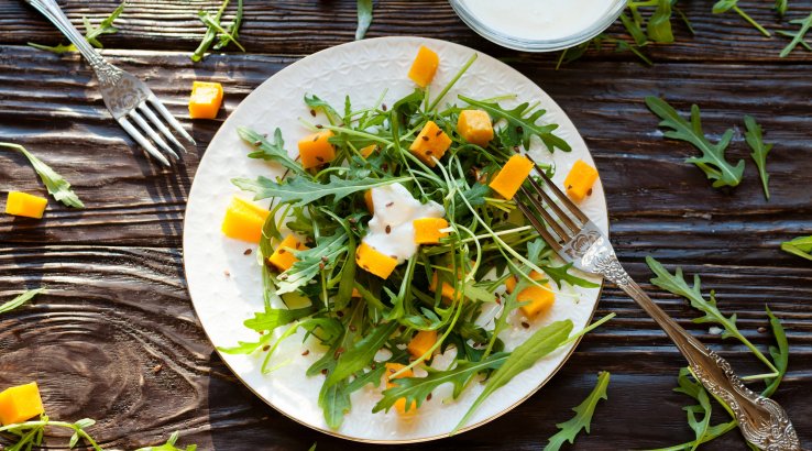 Салат-вінок з гарбузом, фетою та руколою
