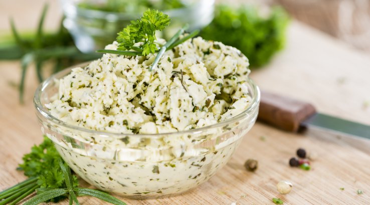 Бутербродне масло з лимоном і травами