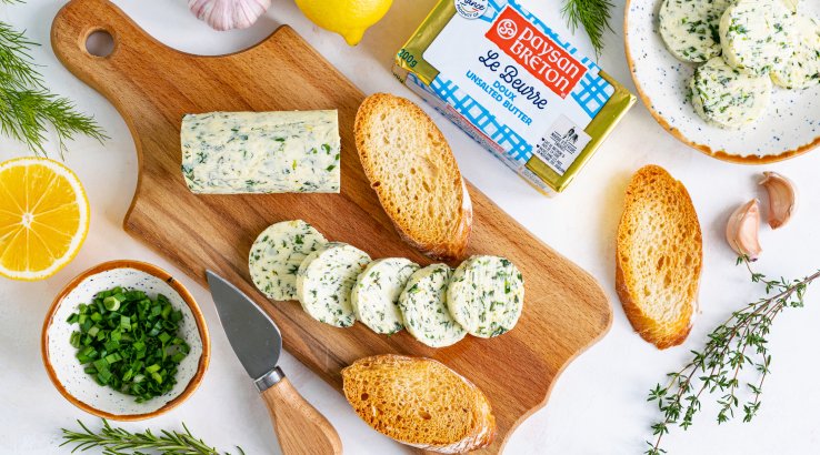 вершкове масло із зеленню, часником і лимоном