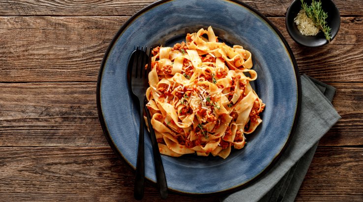 паста фетучіне з томатами