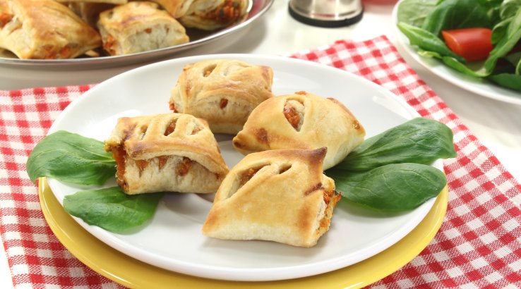 Слойки з індичкою і грибами рецепт