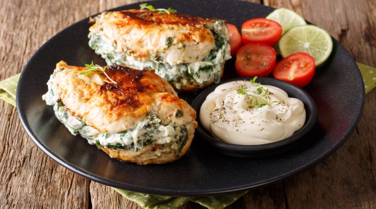 Куряча грудка, фарширована м’яким сиром