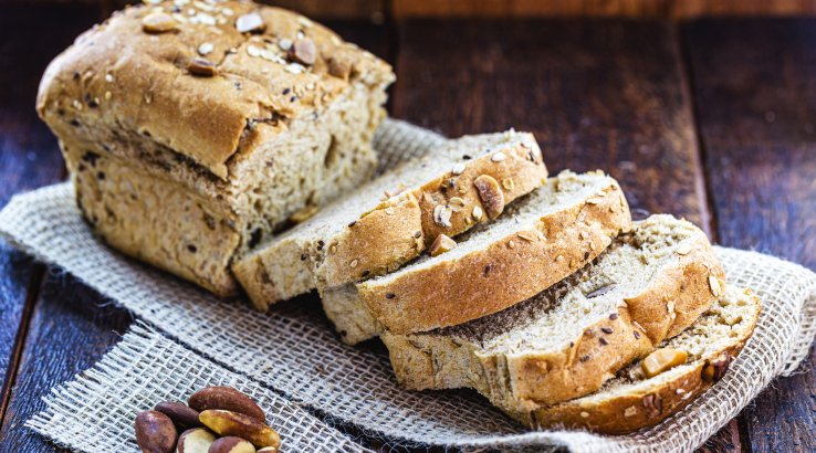 Домашній хліб із сиром, оливками і картоплею