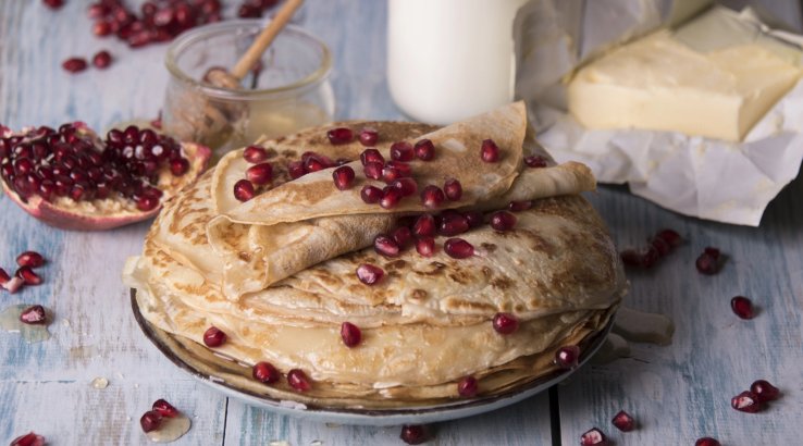 Протеїнові млинці з гранатом та шоколадом