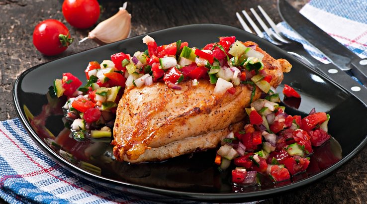 Куряча грудка з хрусткою скоринкою та сальса верде