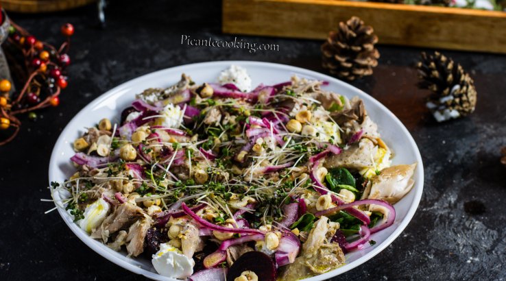 Салат зі скумбрією і буряком