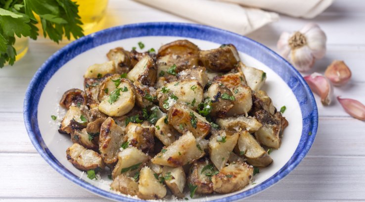 Запечений топінамбур з часником