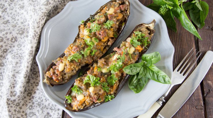 Фарширований баклажан з овочами та тунцем