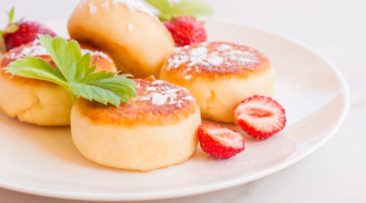 Простий рецепт домашніх сирників