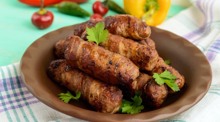 Свинячі рулетики з абрикосами