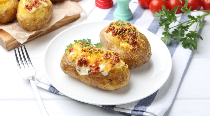 Картопля кумпір із копченою рибою