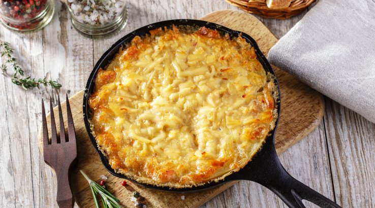 Картопляна запіканка в сковороді