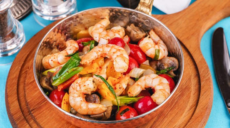 Креветки з овочами