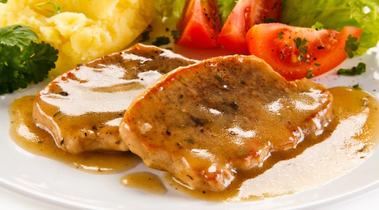 Свинина в яблучно-сметанному соусі