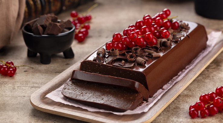 Шоколадно-грушевий торт без випікання