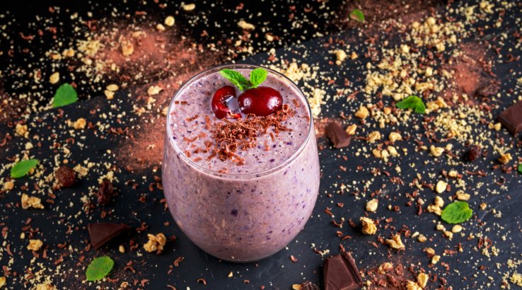 Овсянка с вишнями и миндалем