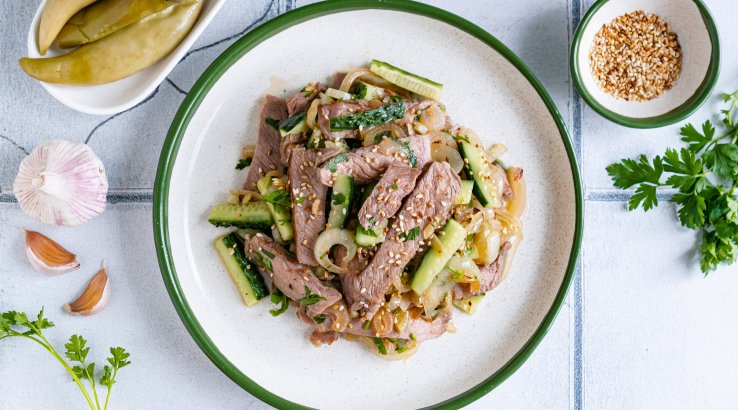 Салат з яловичиною на грилі