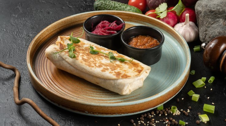 Кебаб в лаваші з овочами