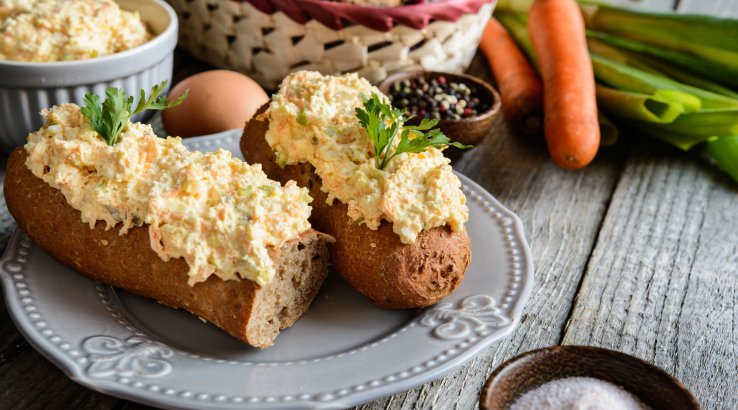 Корисна намазка з сирої моркви та яєць