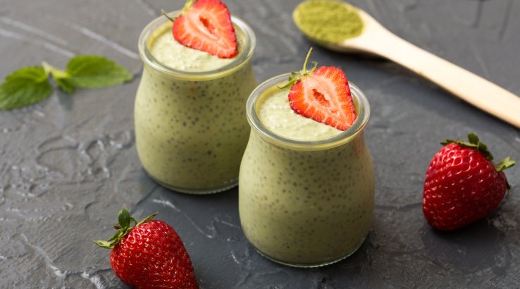 Нічний чіа-пудинг з матчею