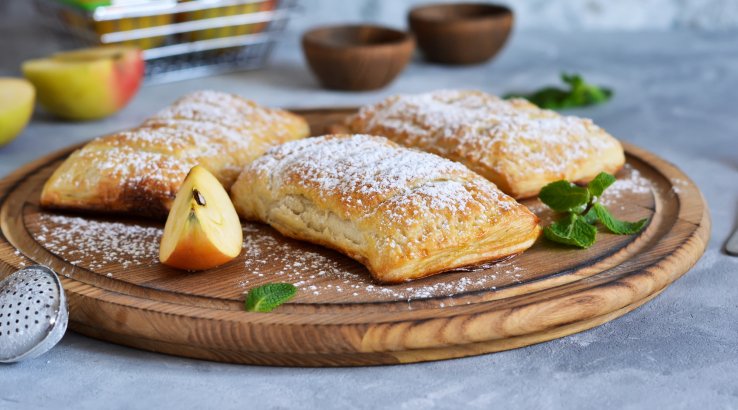 Пуфы с яблоками и корицей: рецепт