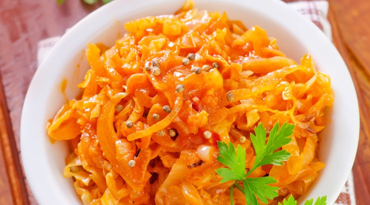 Тушкована капуста по-сицилійськи з вином