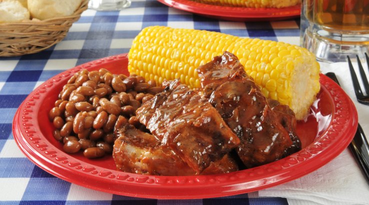 Квасоля з реберцями у горщику