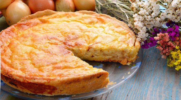 Пиріг з сиром і цибулею