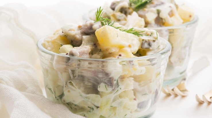 Салат з куркою і грибами
