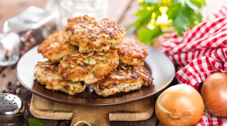 Соковиті котлети з консервованого тунця