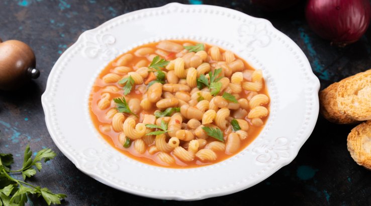 Паста з квасолею та овочами