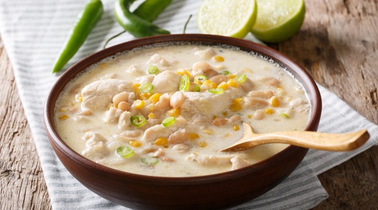 Густий курячий суп із чилі та лаймом