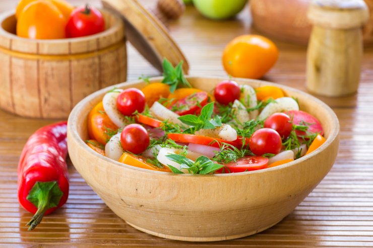 Морепродукти в піст: овочевий салат з кальмарами. Новости :section-UKR.NET.