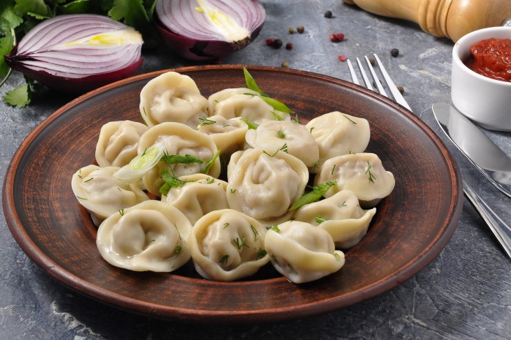 Пельмени с куриным фаршем: простой рецепт от SHUBA — Шуба