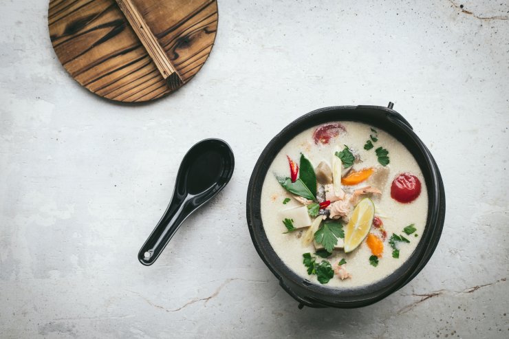 Тайський кокосовий суп з локшиною та овочами. Новости :section-UKR.NET.