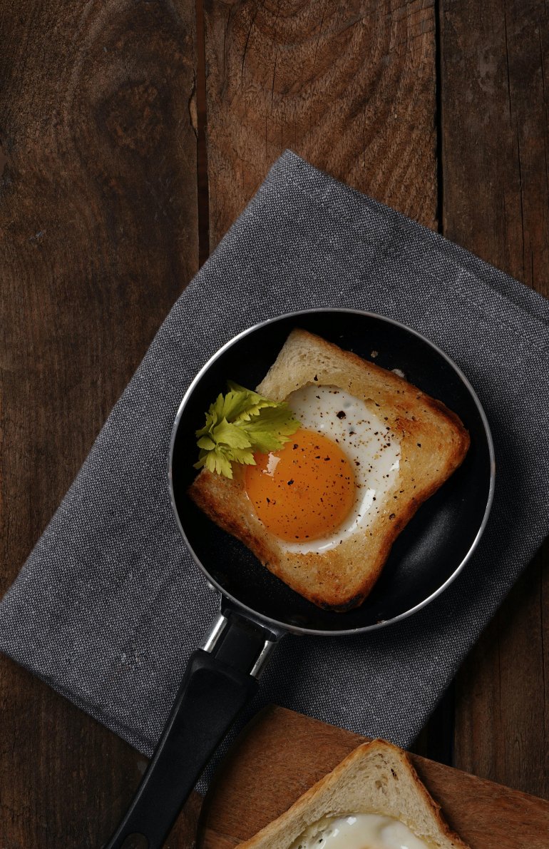 Яйце «в&nbsp;колі»