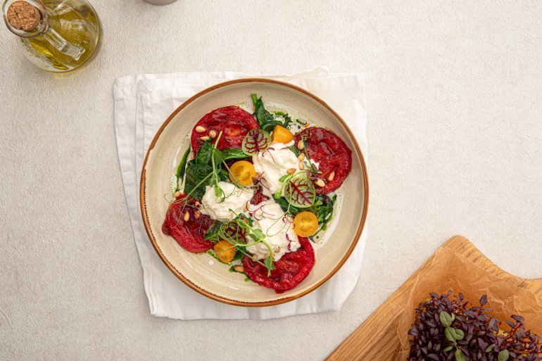 Салат із&nbsp;запечених томатів зі&nbsp;страчателою