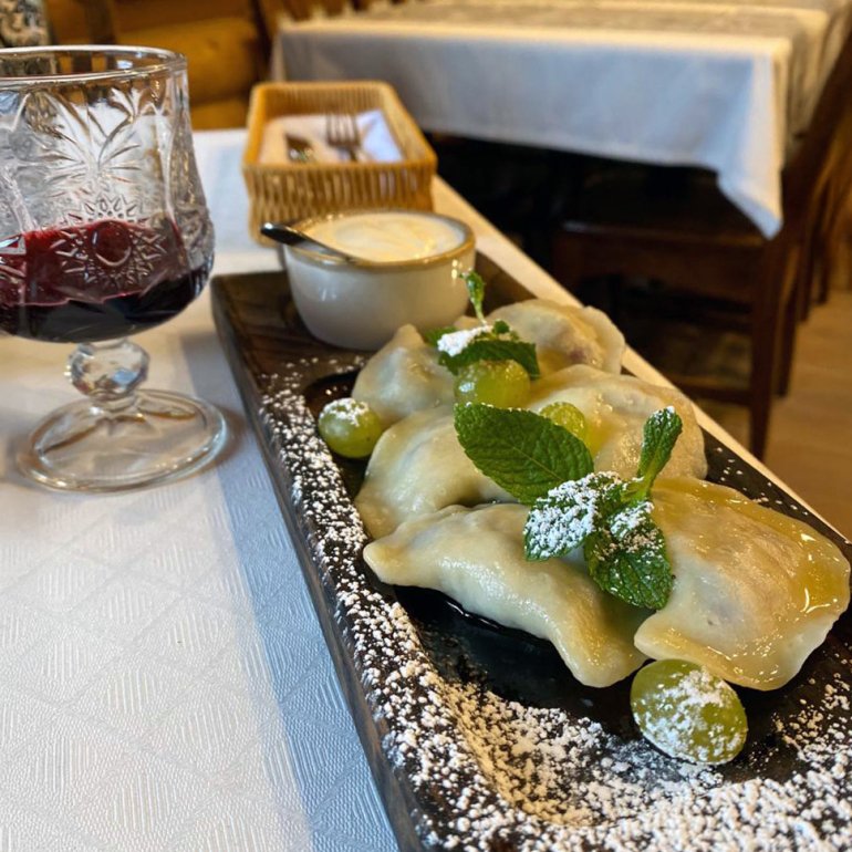 Вареники з&nbsp;афинами у&nbsp;ресторані «Ведмежа гора»