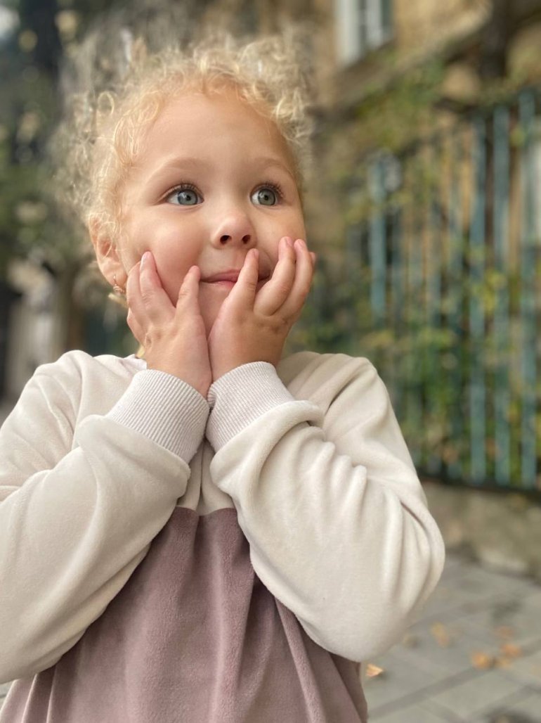 Особливо Ніка обожнює «піцу»-оладки