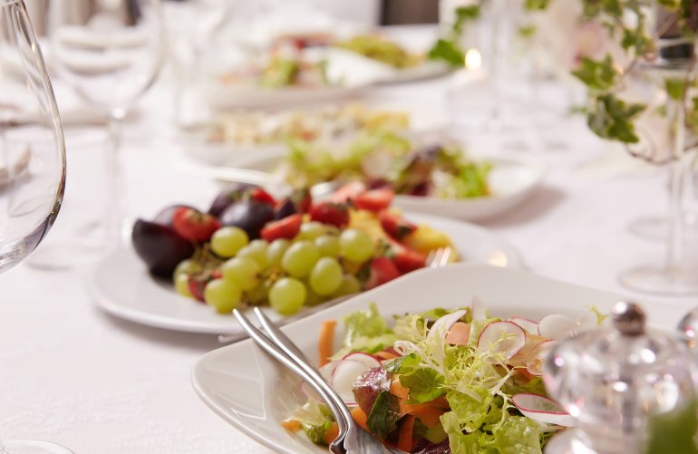 Святковий стіл без алергенів