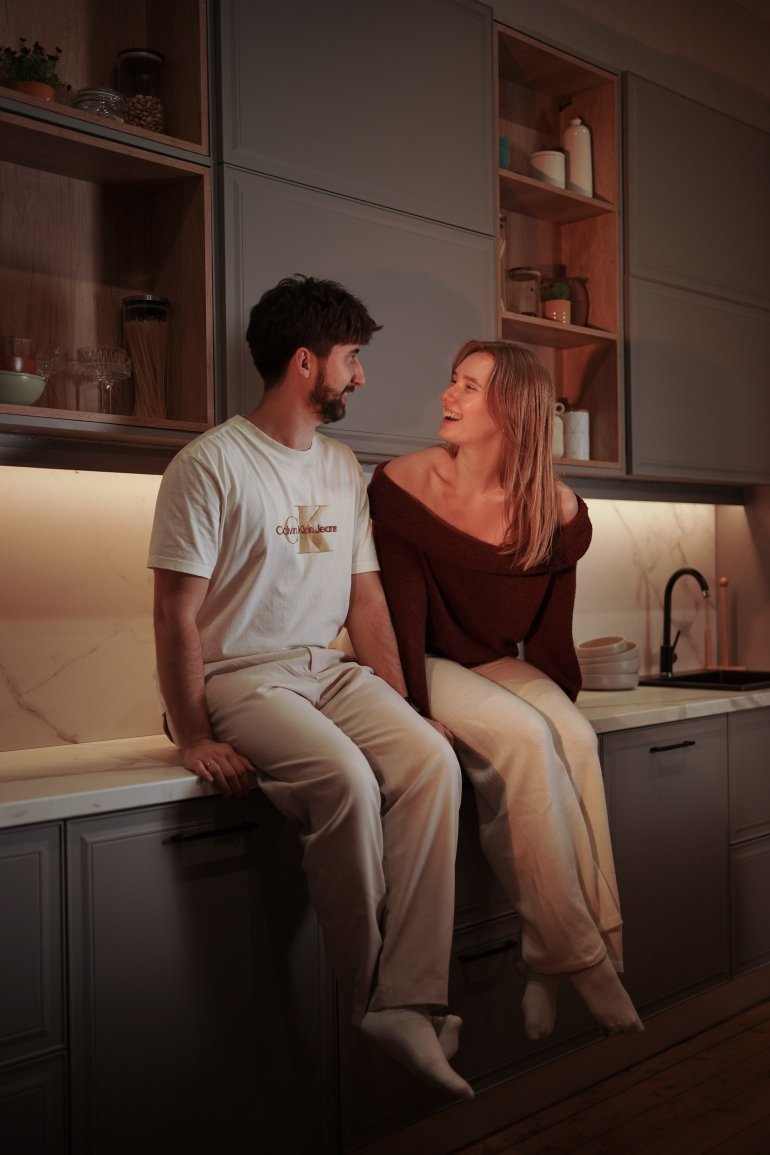 Мені приємніше, коли він поруч