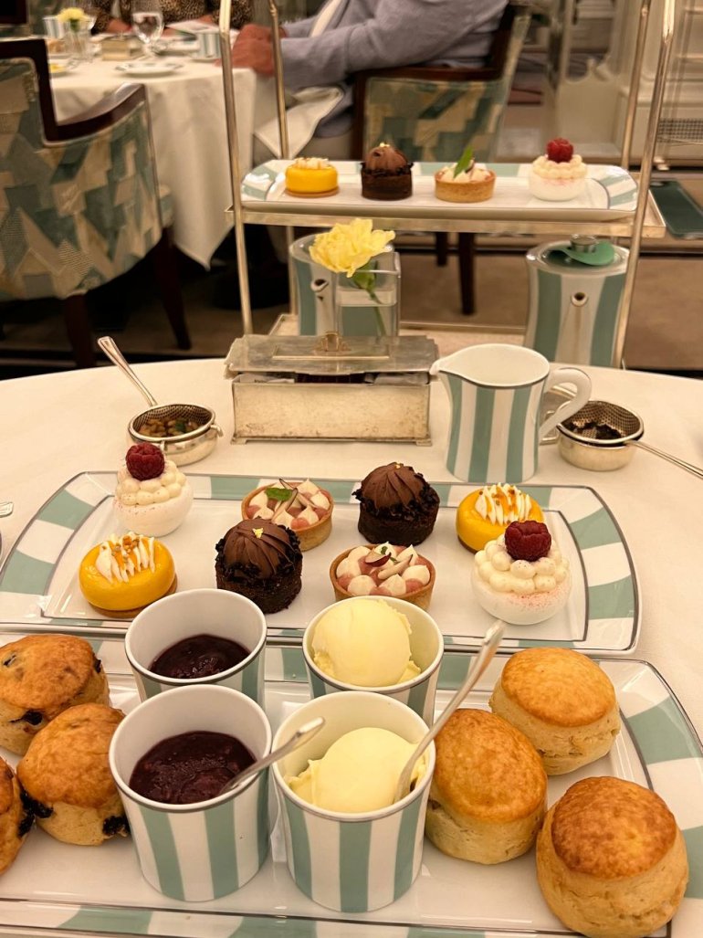 Afternoon tea зі&nbsp;сконами