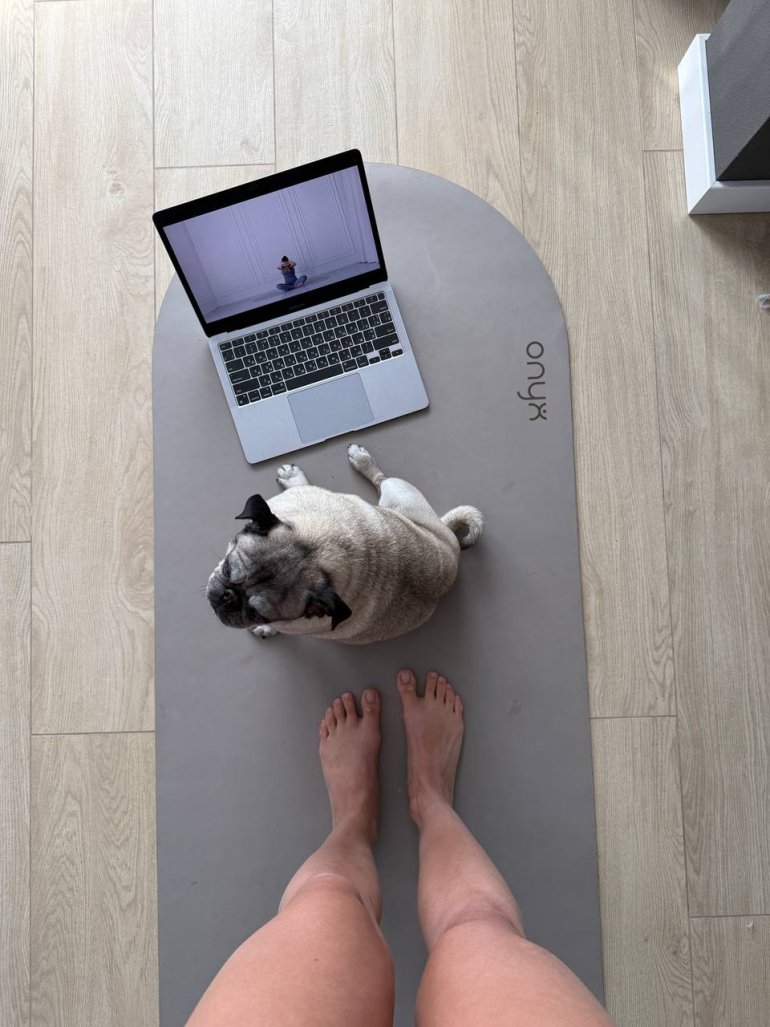 Ось так проходять домашні тренування Сніжани