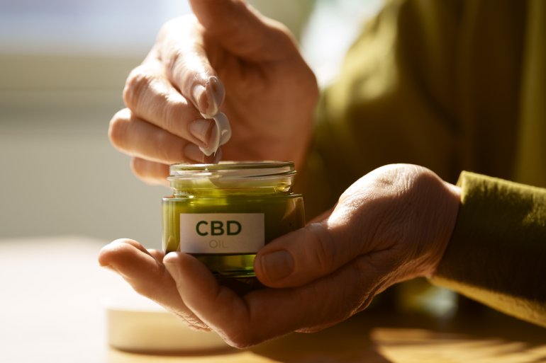 CBD може бути у форматі крему CBD може бути у форматі крему