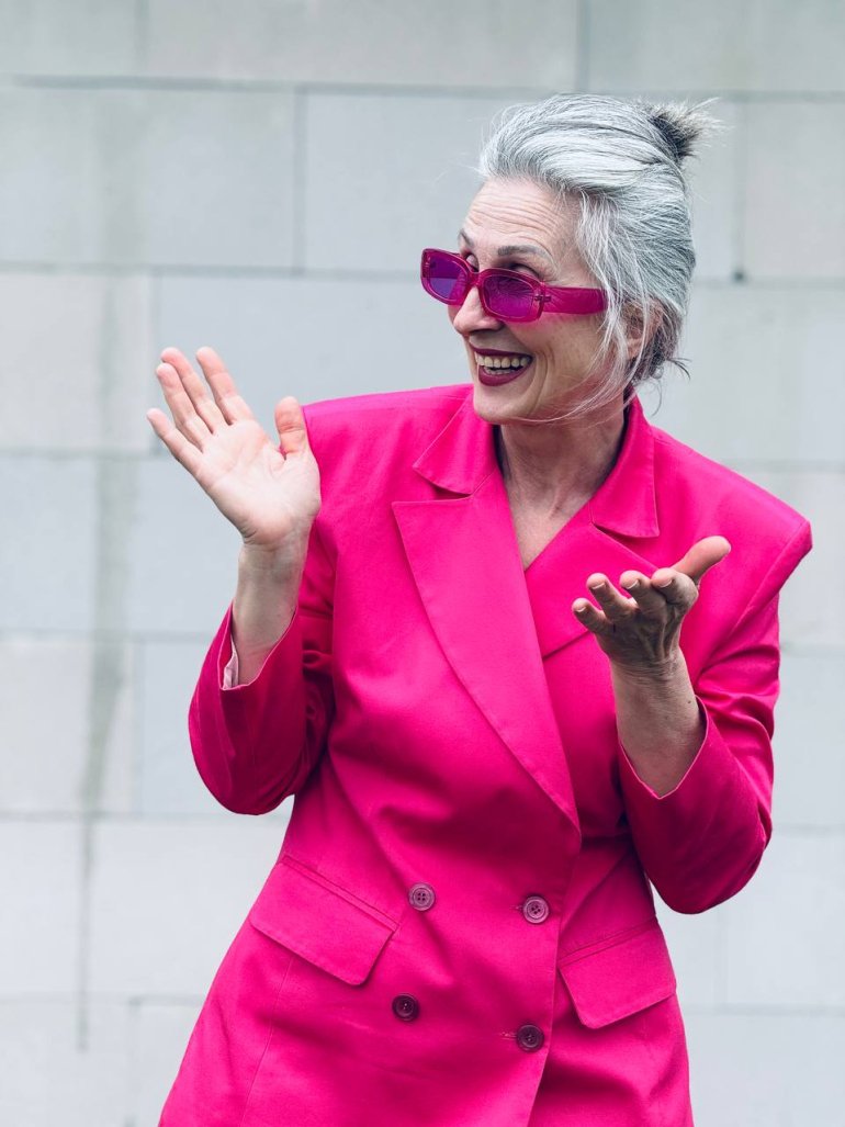 Олена, блогерка